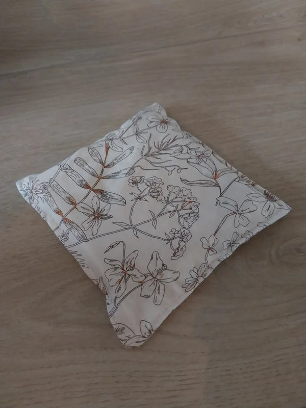 Neutraal bloemen pittenzakje