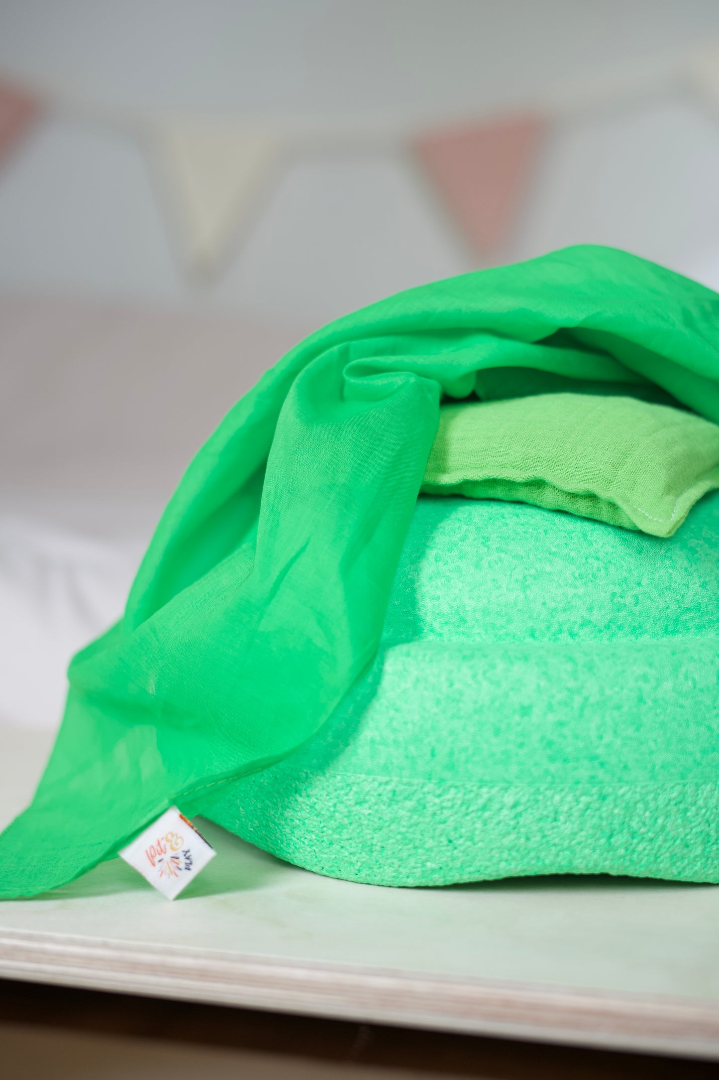Speeldoek fel groen - Medium 48x48cm - Playcotton