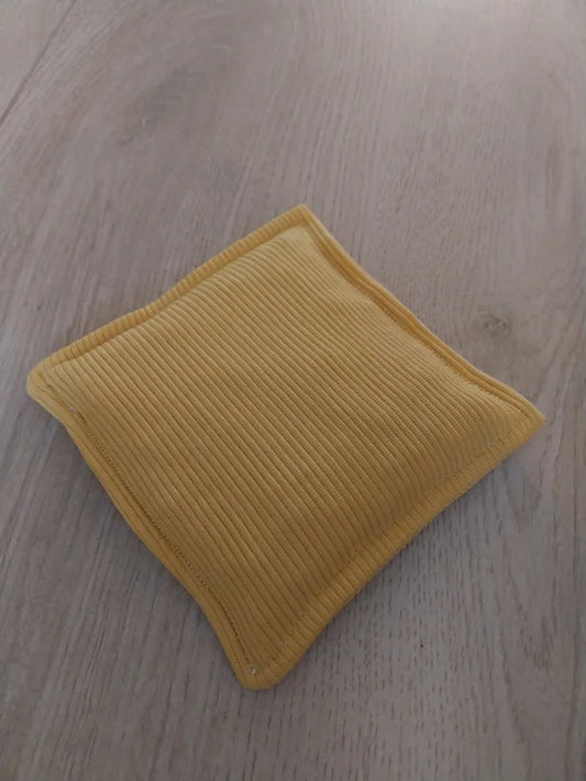 Oud geel rib pittenzakje speelgoed
